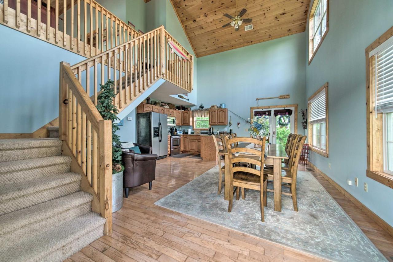 Sevierville Lake House With Deck And Foosball Table! Kültér fotó
